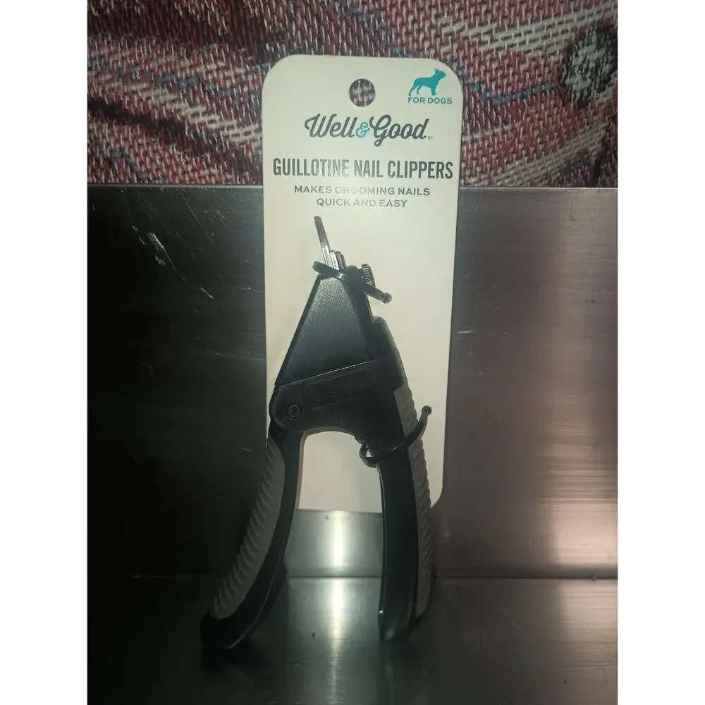 Guillotine Pet Nail Clippers for Dogs - Makes Grooming Nails Quick and Easy